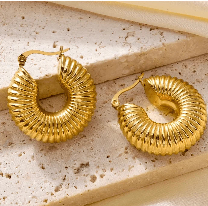 CHUNKY WORM HOOPS