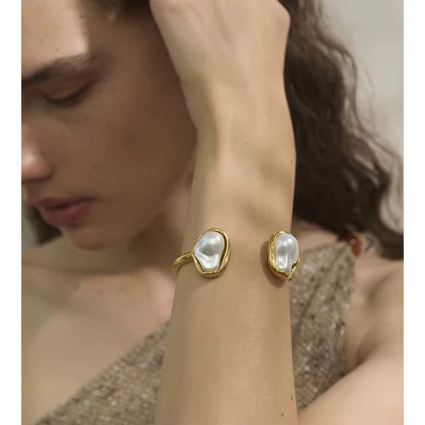 REBBECA BANGLE