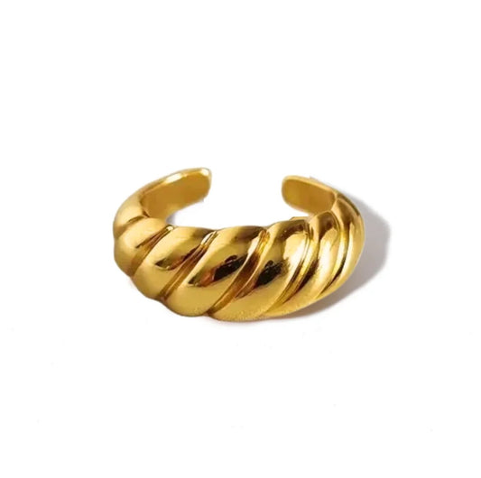 CROISSANT RING