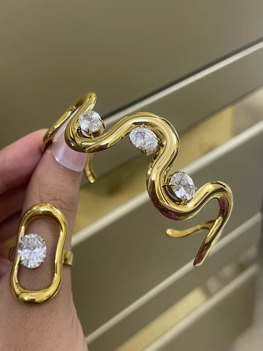 SHAPY BANGLE