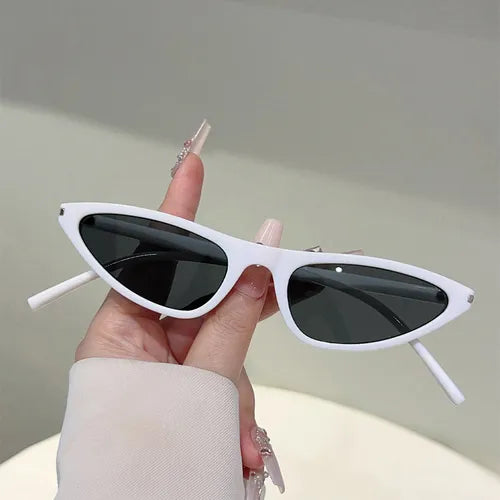 WHITE SUNNIES