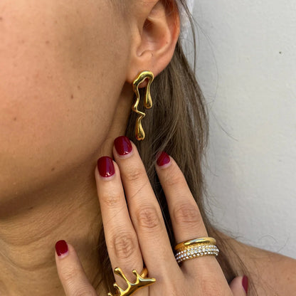 ARETES DROPPING